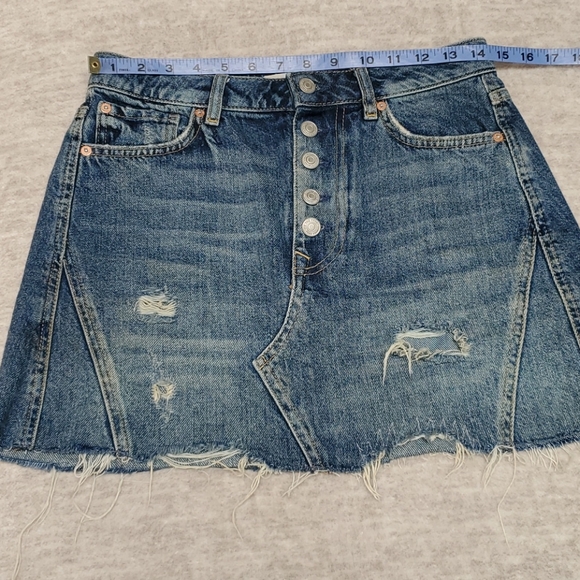 NEW! Free People Destroyed Denim A-Line Mini Skirt Sz. 27 - Picture 6 of 9